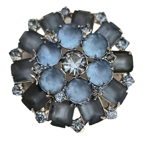 Weiss Silver Tone Blue Prong Set Rhinestone, Molded Glass Round Cluster Brooch - Picture 2 of 8
